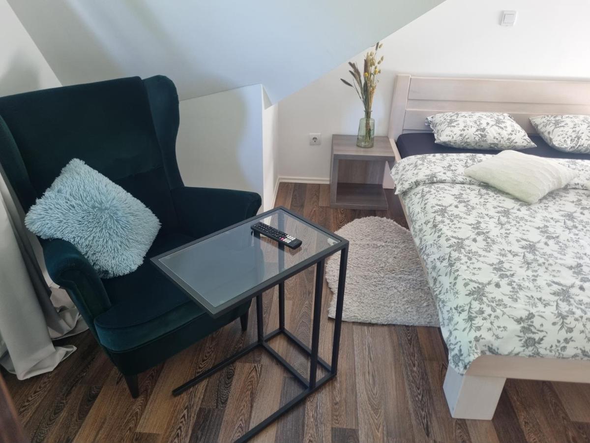 4 Seasons Guest House غاكوفيتسا المظهر الخارجي الصورة