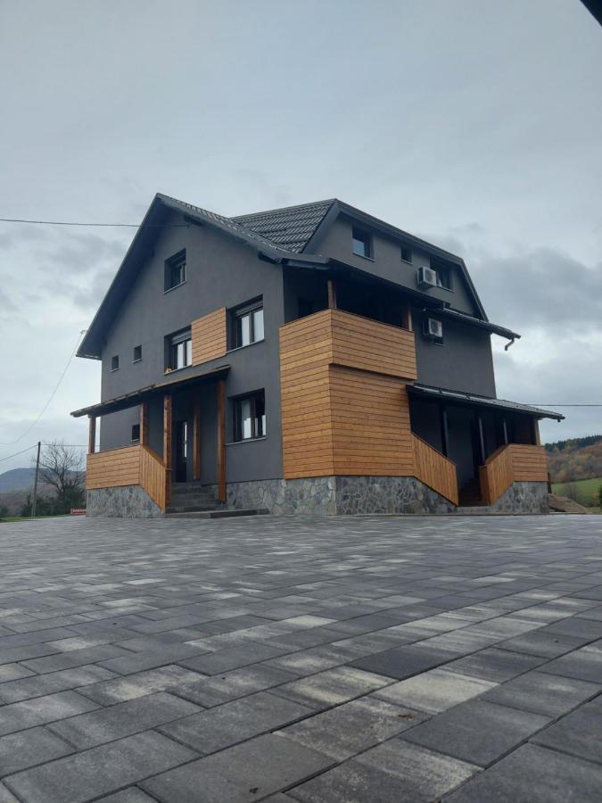 4 Seasons Guest House غاكوفيتسا المظهر الخارجي الصورة